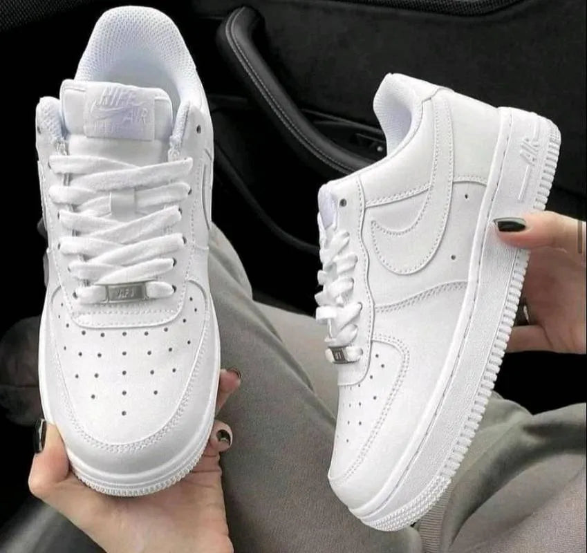 NIKE AIR FORCE ONE